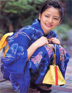 蔡徐坤在车内摘口罩送飞吻,国产极品JK白丝喷白浆免费视频