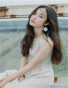 草莓视频18在线在线播放/青青河边草视频观看2019